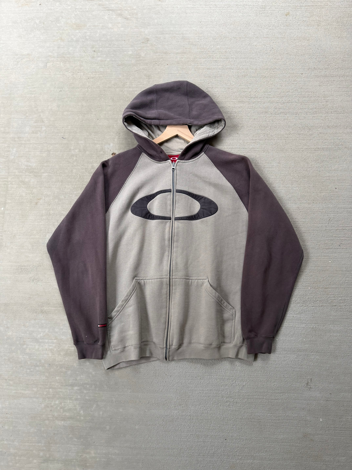 2000s Oakley Software center logo zip up - L