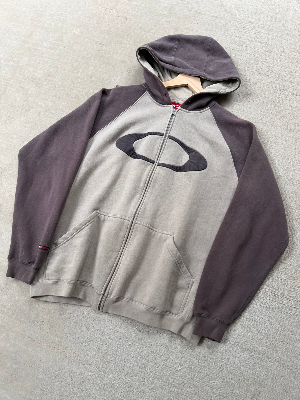 2000s Oakley Software center logo zip up - L