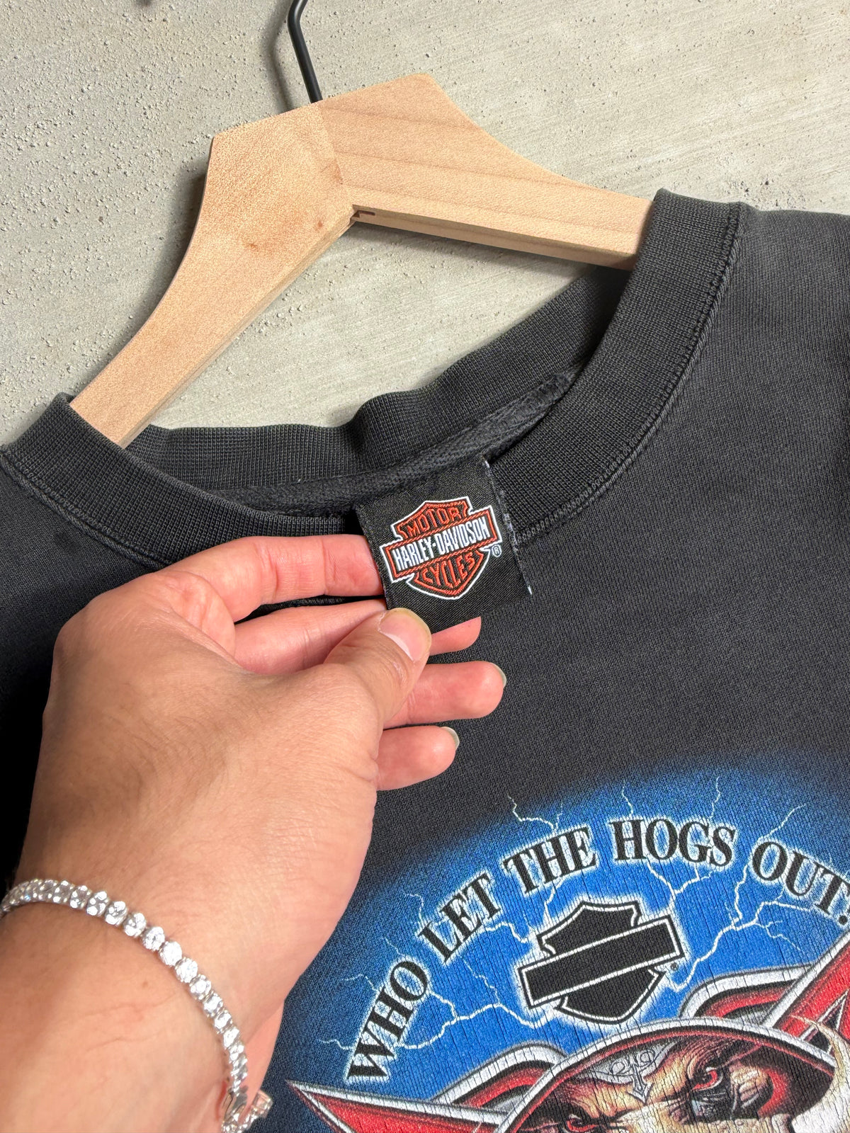 2002 Harley Davidson lighting sleeves sweater - L