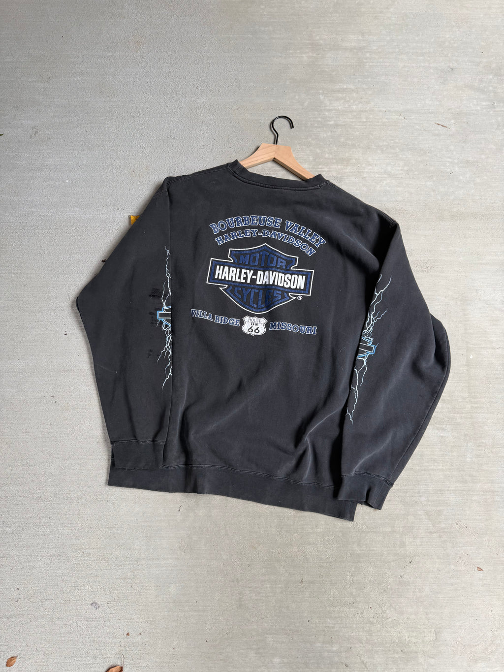 2002 Harley Davidson lighting sleeves sweater - L