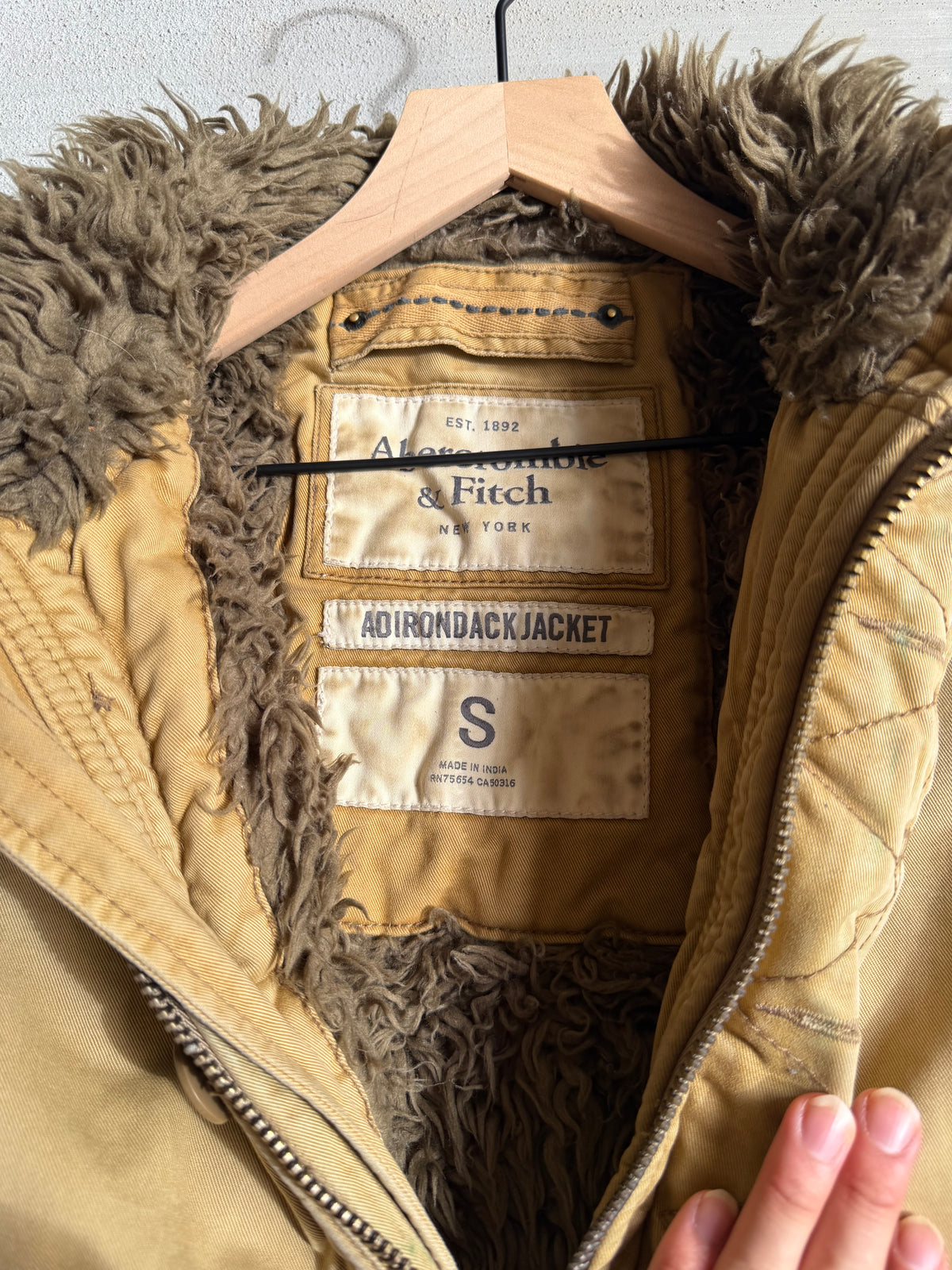 2000s tan Abercrombie Adirondack jacket - S