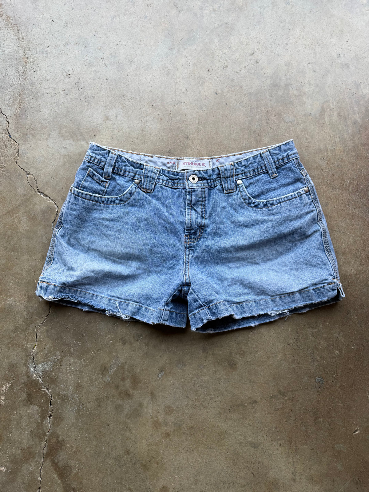 2000s flap pocket jorts - W Sz 32”