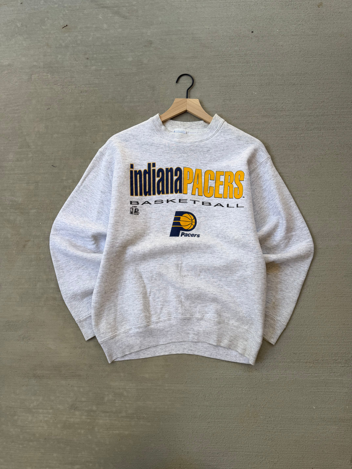 90s Indiana Pacers basketball Crewneck - M