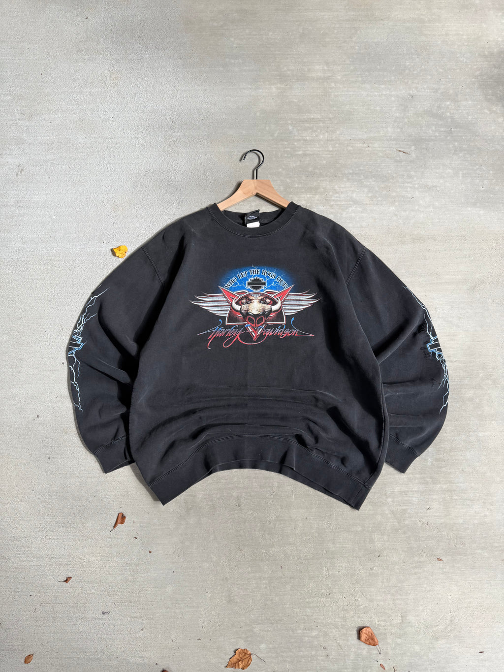 2002 Harley Davidson lighting sleeves sweater - L