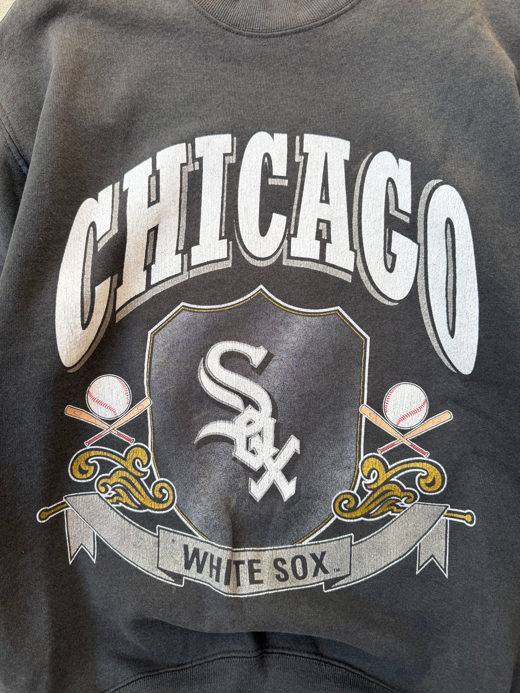 90s Faded Chicago Sox baseball crewneck - M