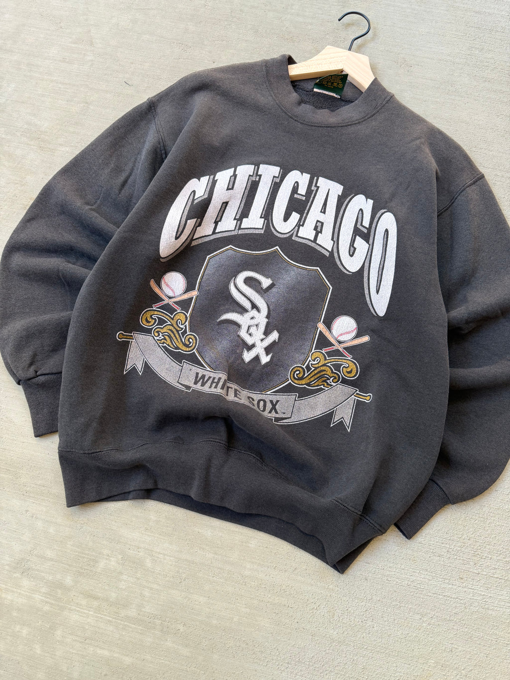 90s Faded Chicago Sox baseball crewneck - M