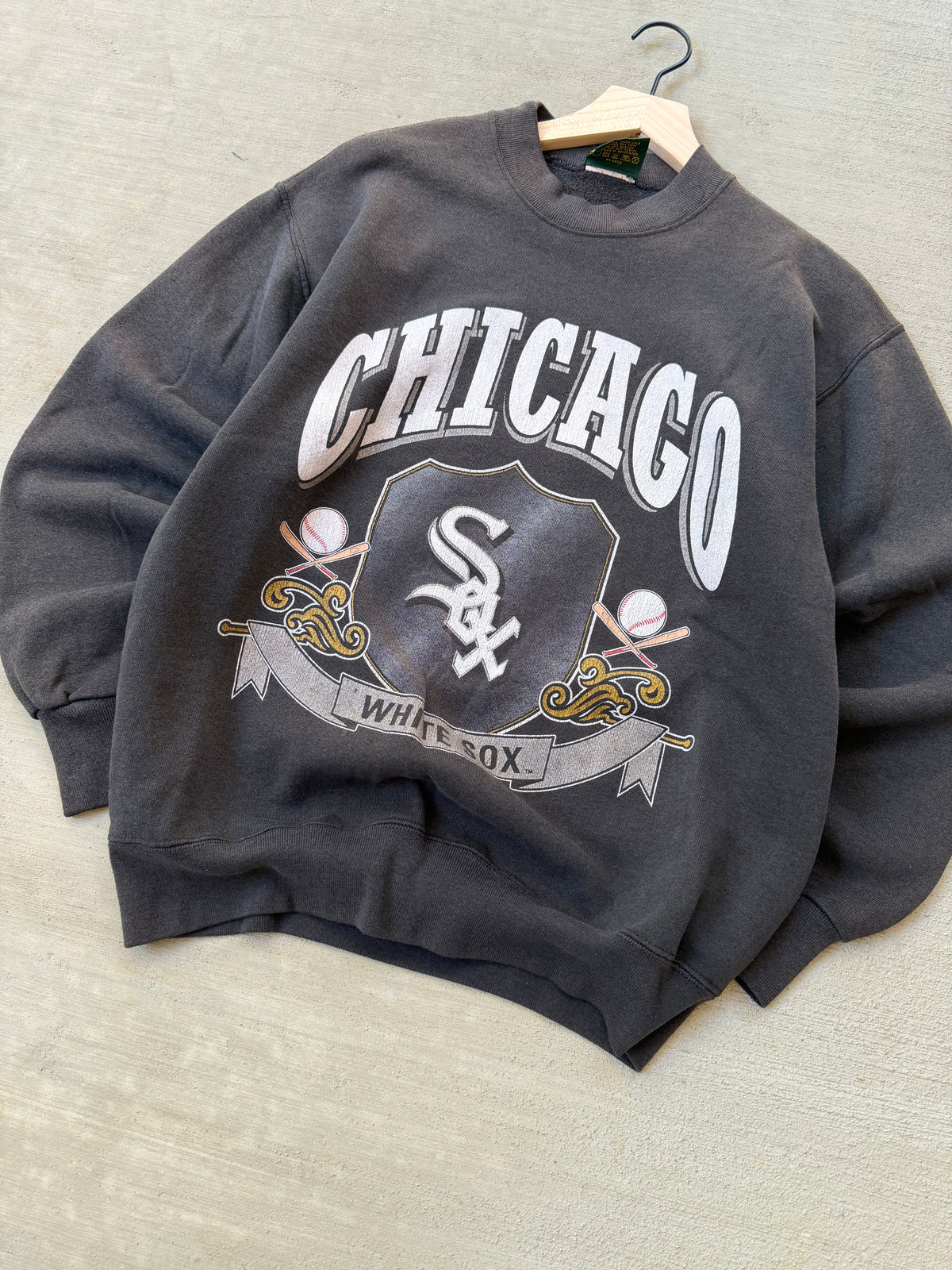 90s Faded Chicago Sox baseball crewneck - M