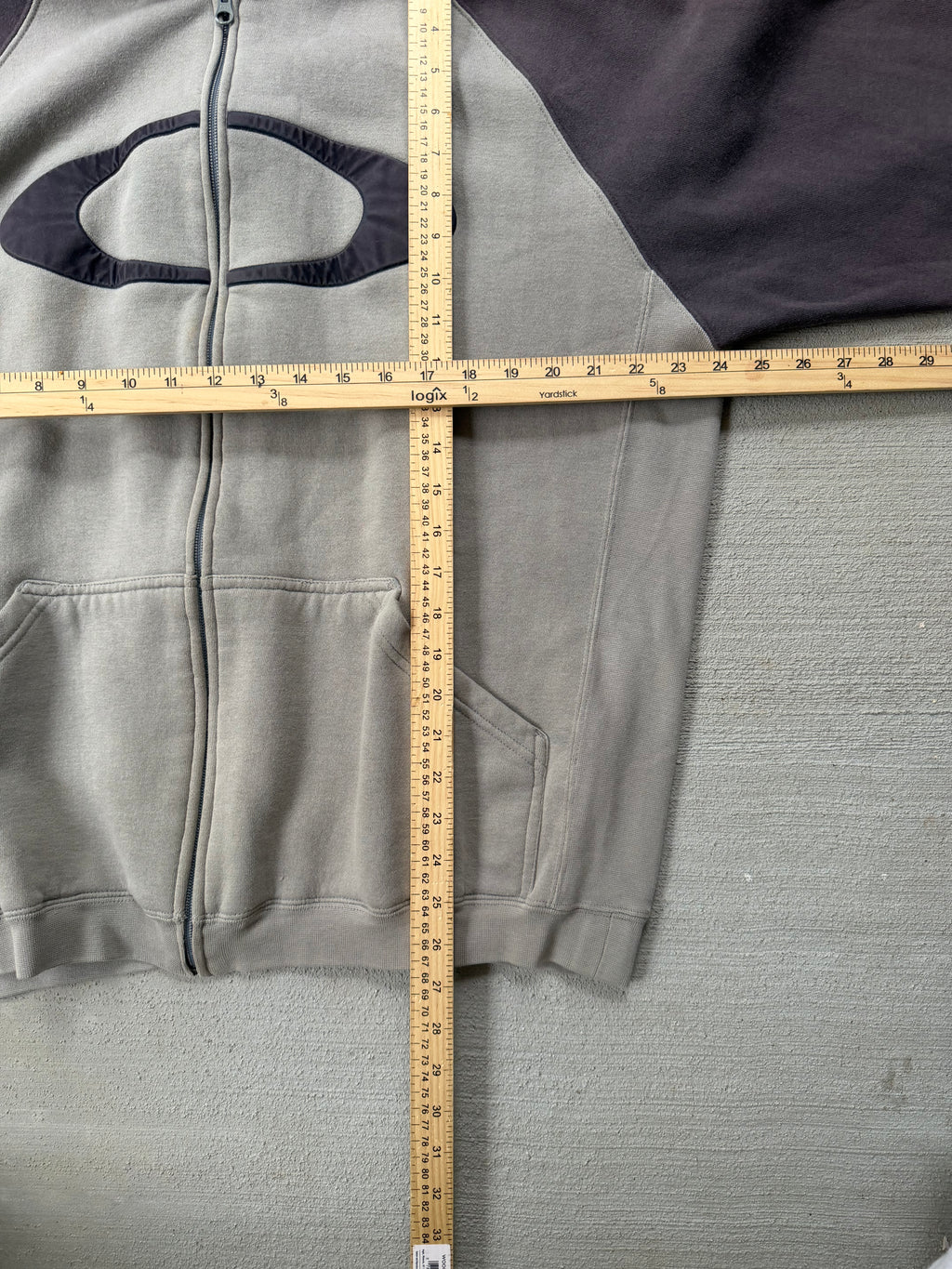 2000s Oakley Software center logo zip up - L