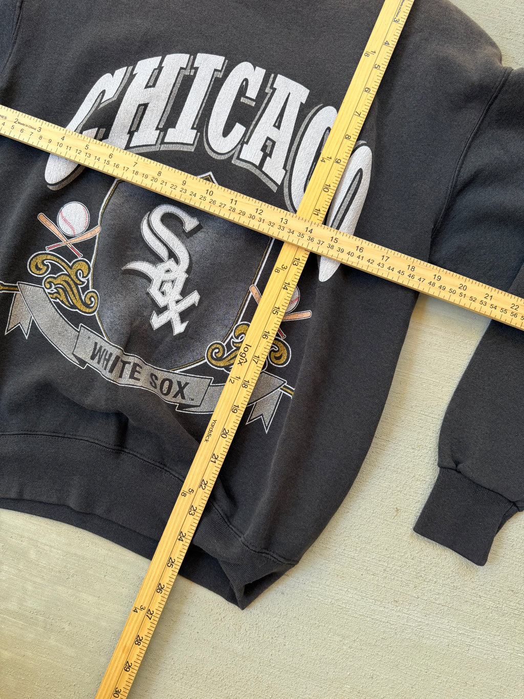 90s Faded Chicago Sox baseball crewneck - M