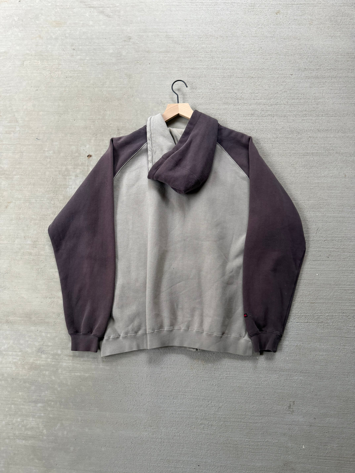 2000s Oakley Software center logo zip up - L