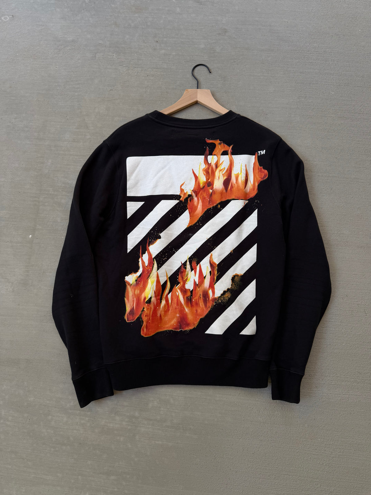 Off-white fire hands crewneck - S