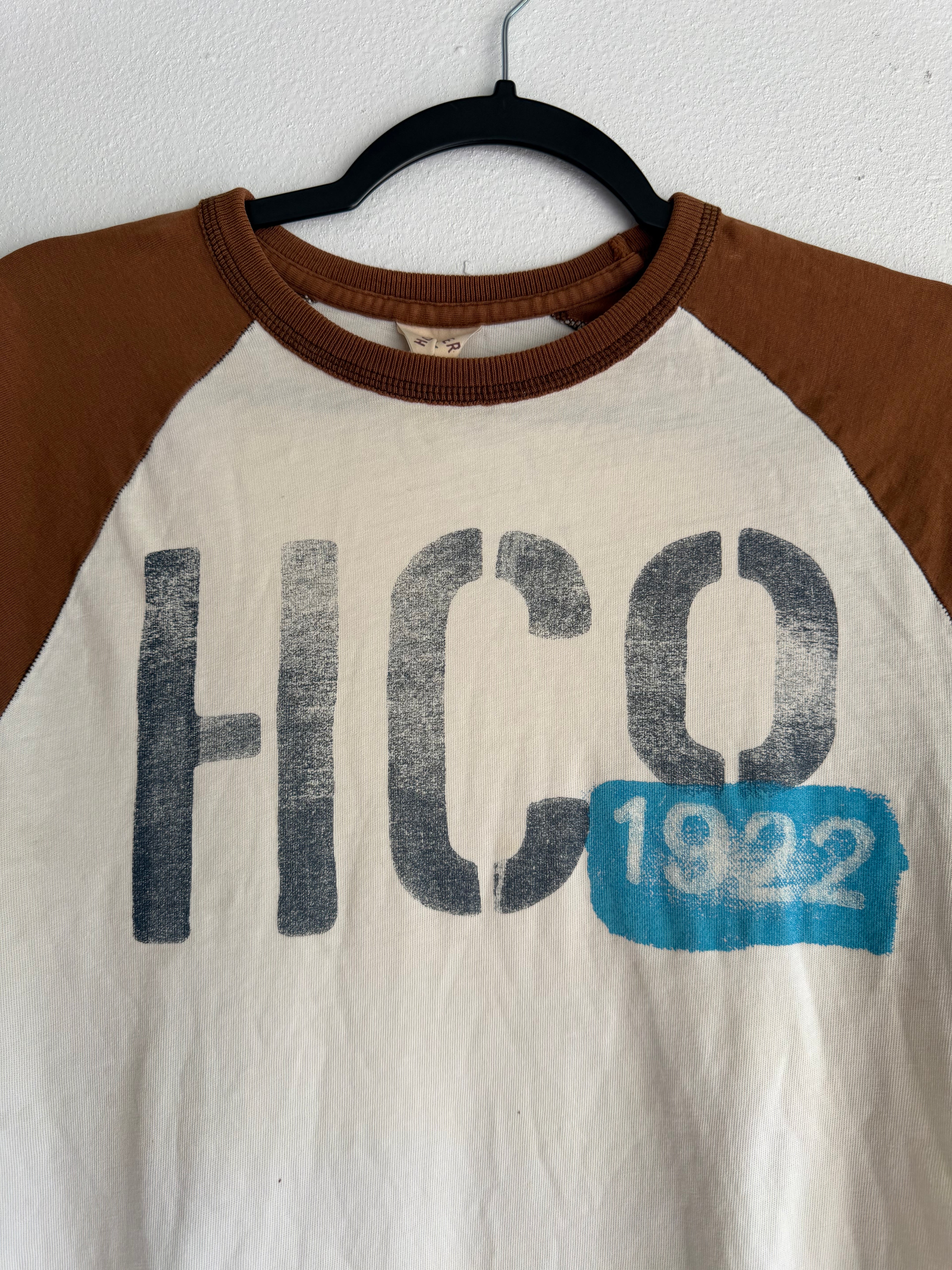 2000s Holister tee