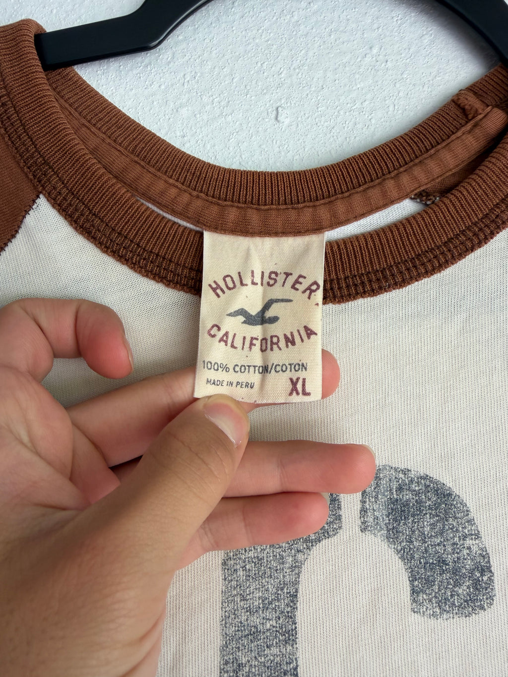 2000s Holister tee