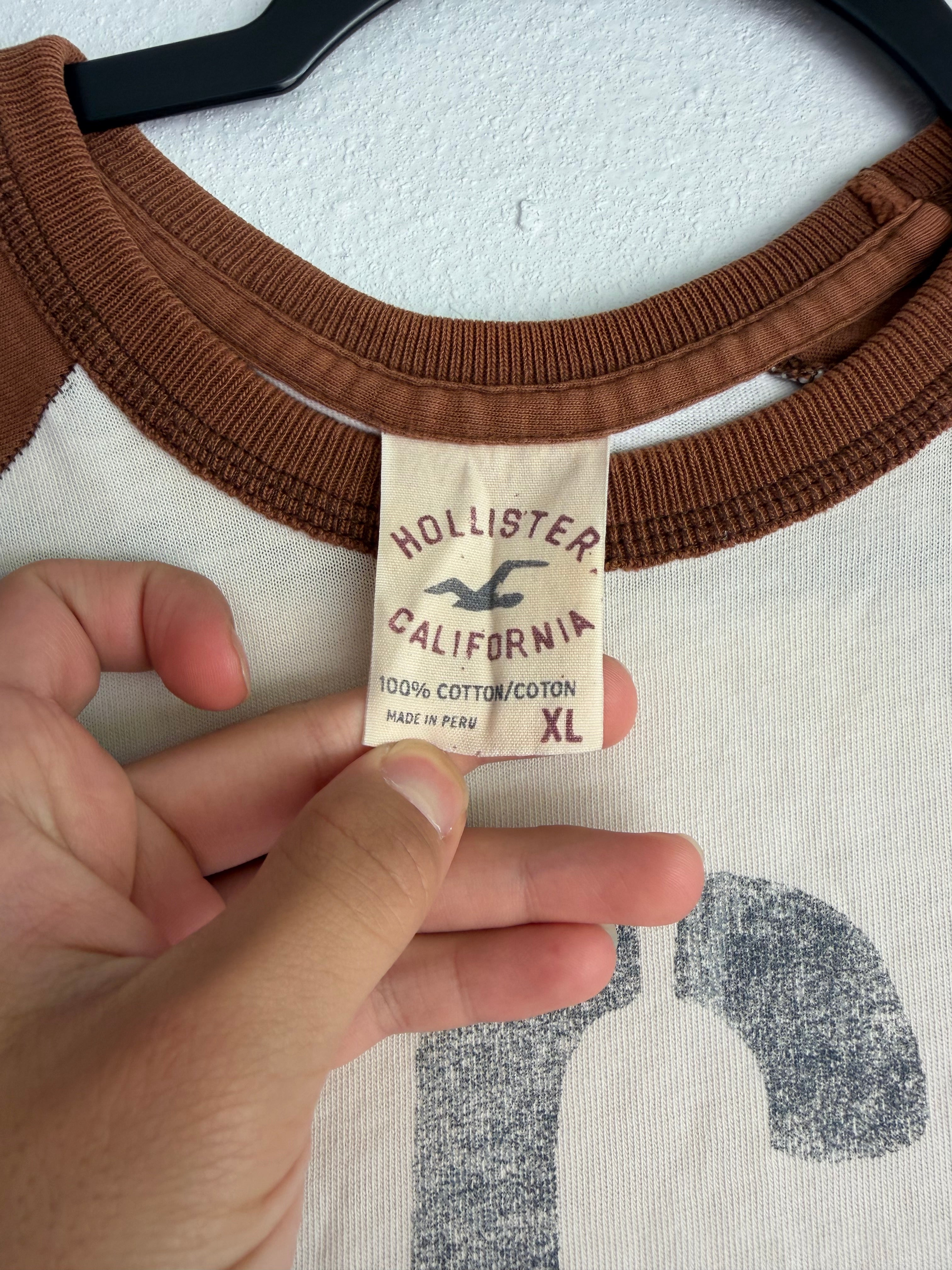 2000s Holister tee