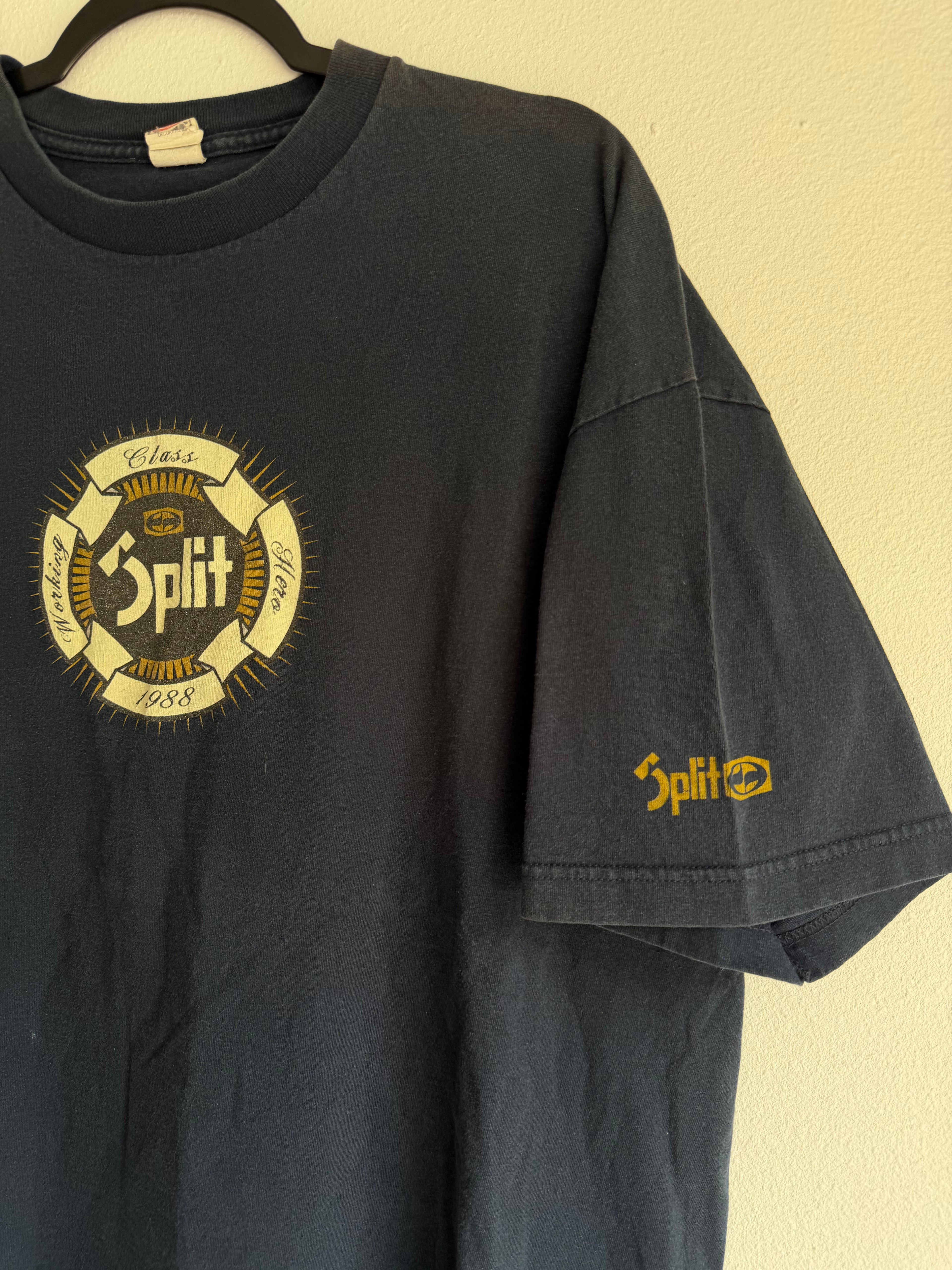 2000s split skater tee
