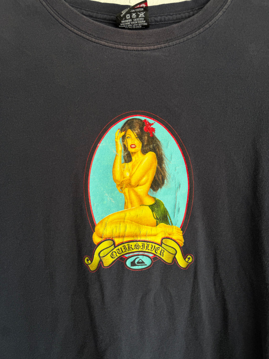 2000s quiksilver hula girl tee - M