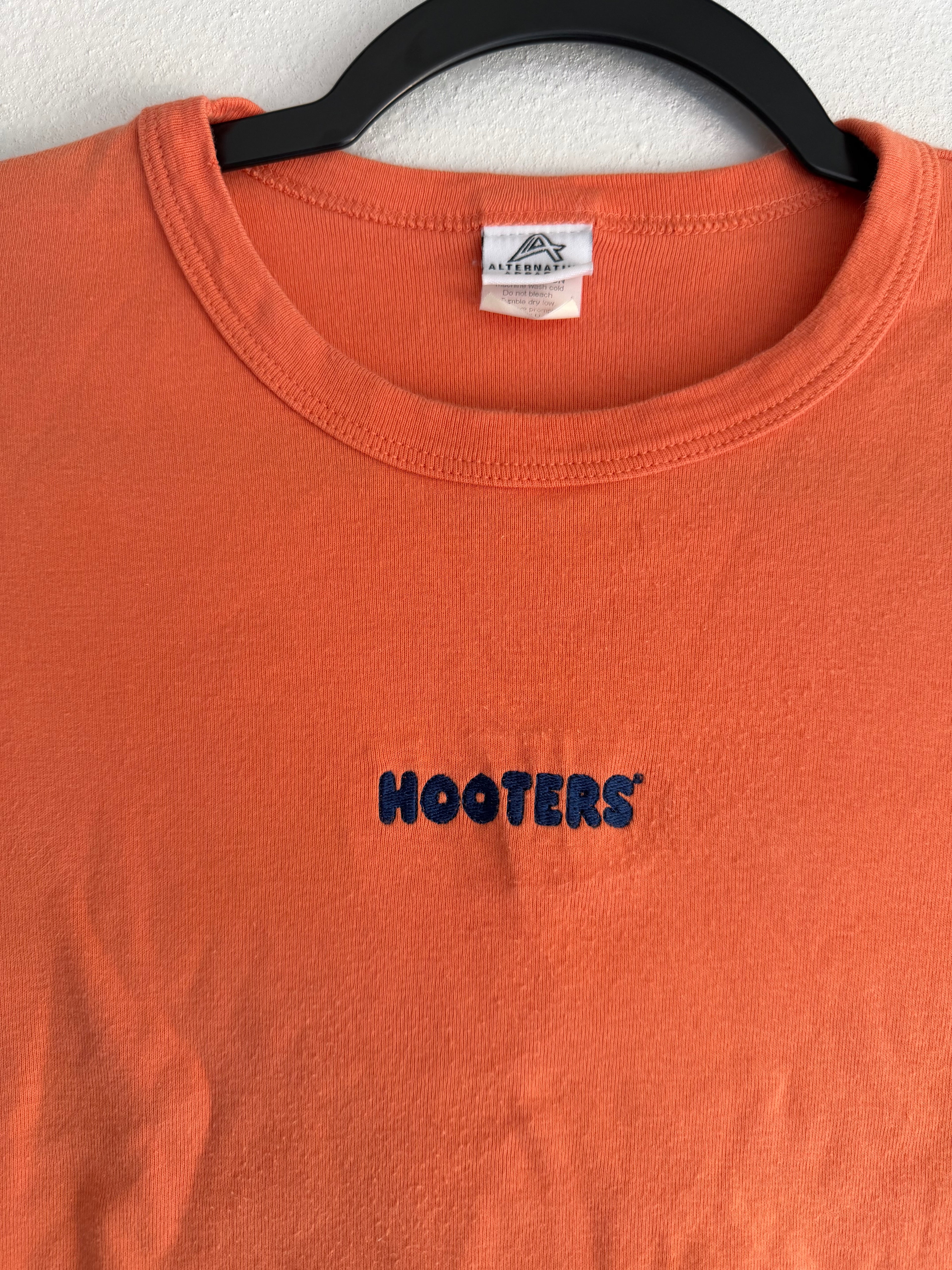 2000s hooter baby tee - M