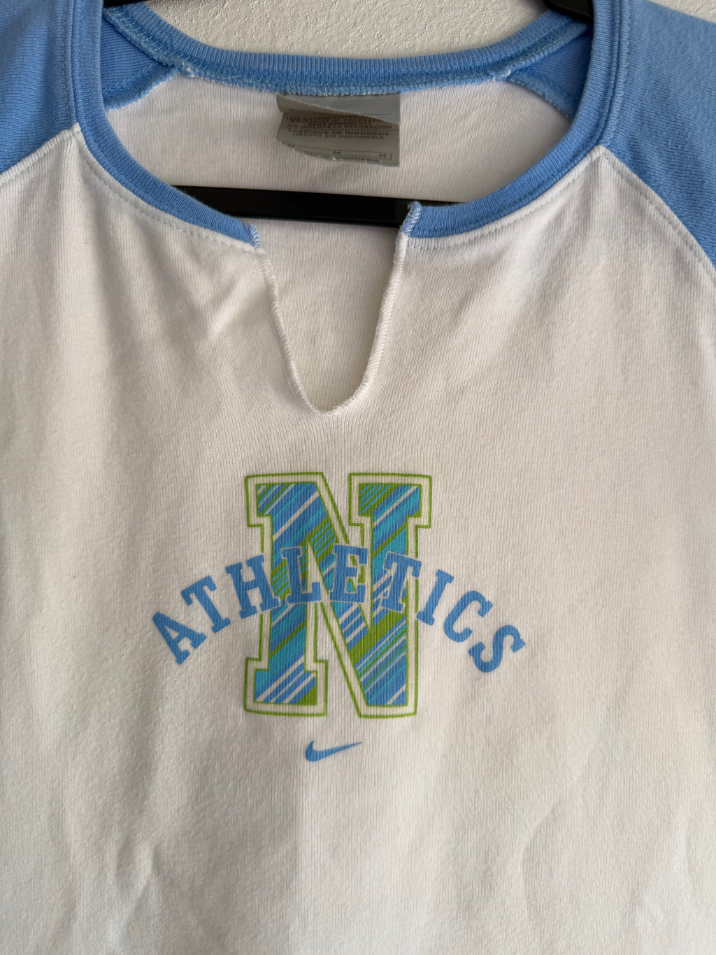 2000s Nike athletics v neck top - M