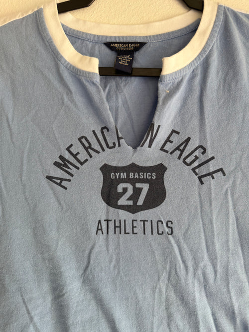 2000s american eagle v neck top - M